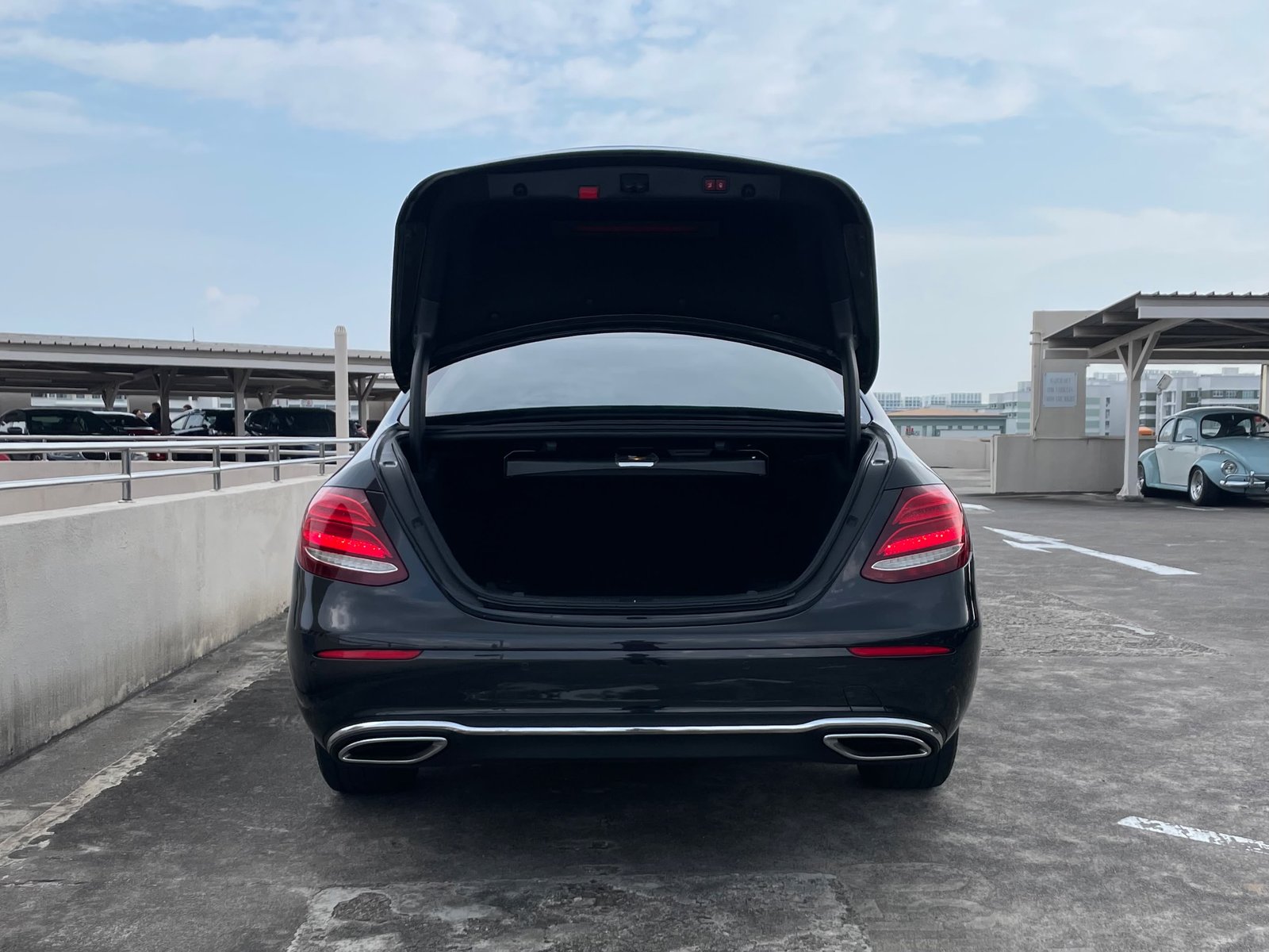 Mercedes-Benz E200 Avantgarde photo 9
